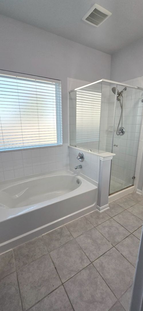 Building Photo - 10050 Pine Valley Ct