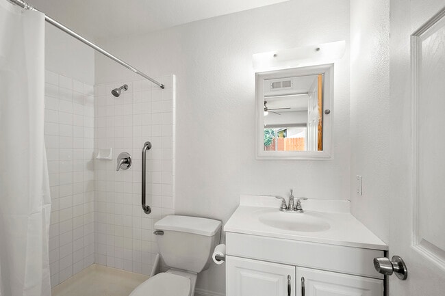 Building Photo - 10875 Barbados Way