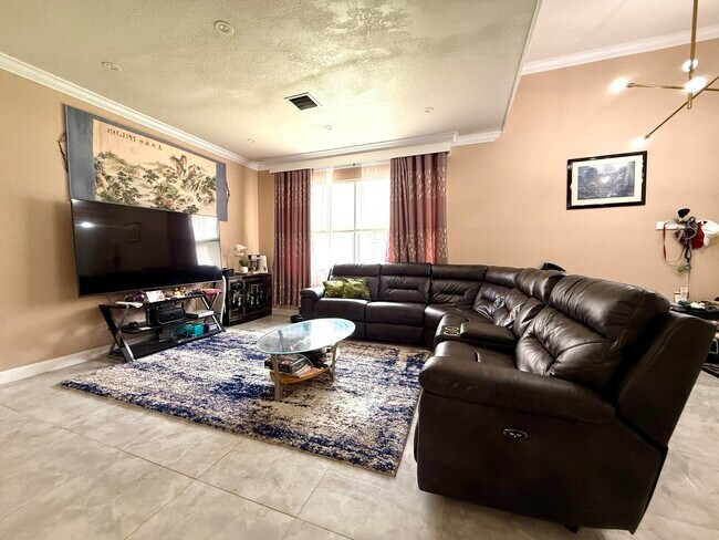 Building Photo - 1763 SW Newport Cir