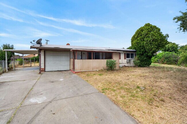 Building Photo - Charming 3-Bed Gem in Sacramento