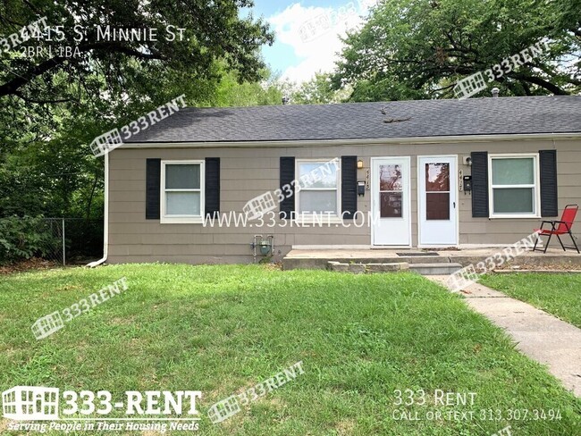 Primary Photo - Cozy Two Bedroom Duplex Located in the Hea...