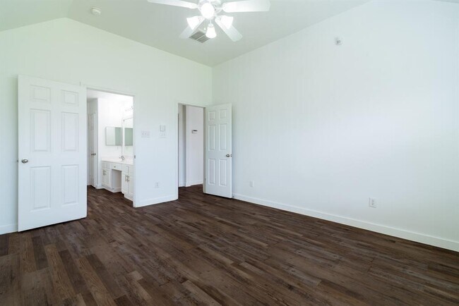 Building Photo - Troy Drive, Missouri City, TX 77459 - 3 BR 2.5 BA single-family home
