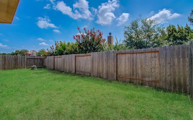 Building Photo - 15618 Whispering Green Dr