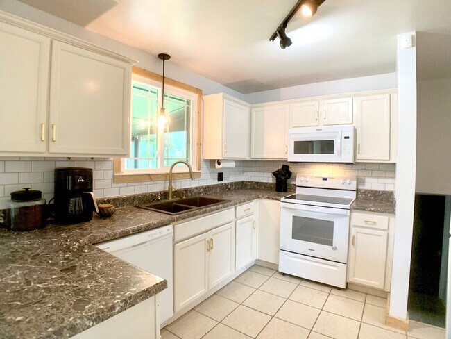 Building Photo - 313 Verdun Dr
