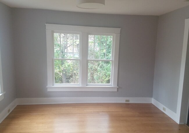 Building Photo - 1 Bedroom home close to downtown Fayetteville