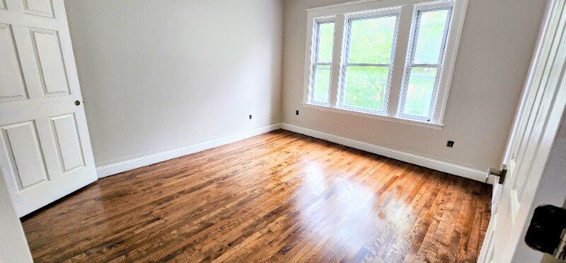 Building Photo - 12 Woodford St