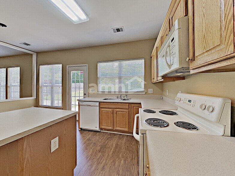 Building Photo - 2251 Monthemer Cv