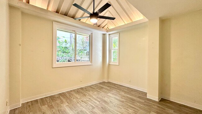 Building Photo - 3643 Diamond Head Rd