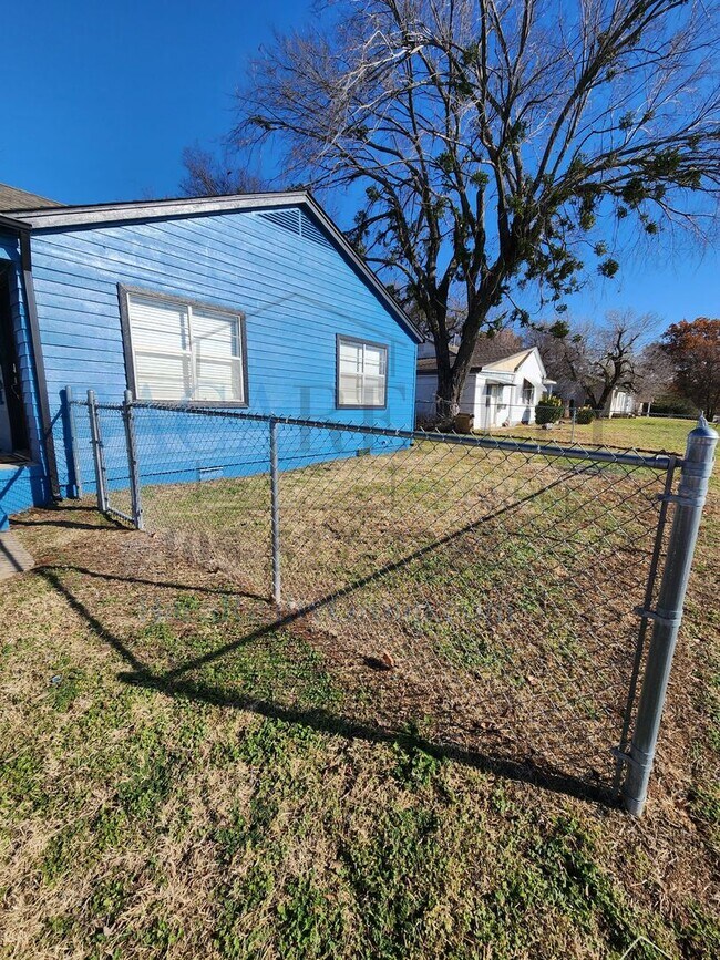 Building Photo - 3Br 2Ba house in Purcell!!