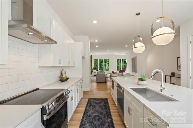 Building Photo - 3423 Holabird Ln