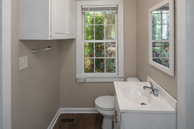 Building Photo - 471 E Montgomery St