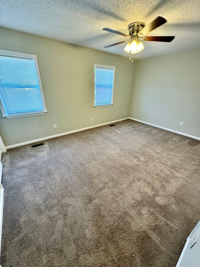 Building Photo - THE LAKES