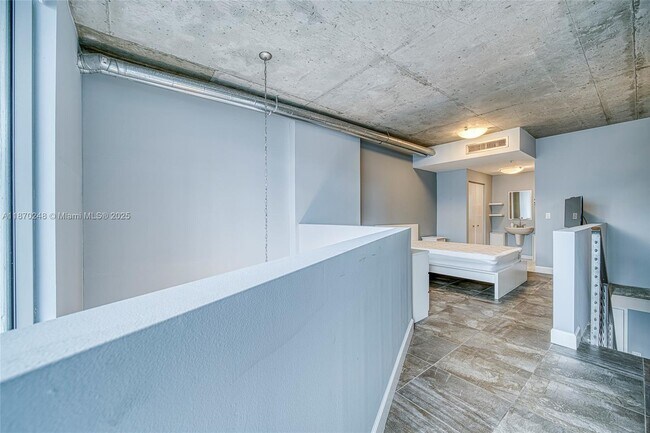 Building Photo - 690 SW 1st Ct