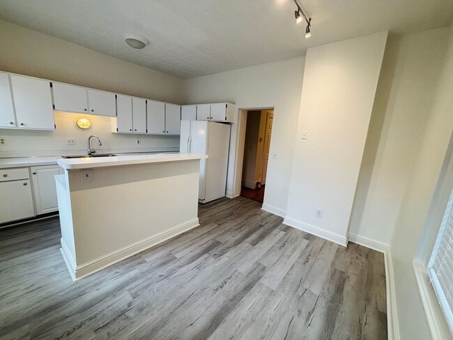 Building Photo - 742-744 Mohawk