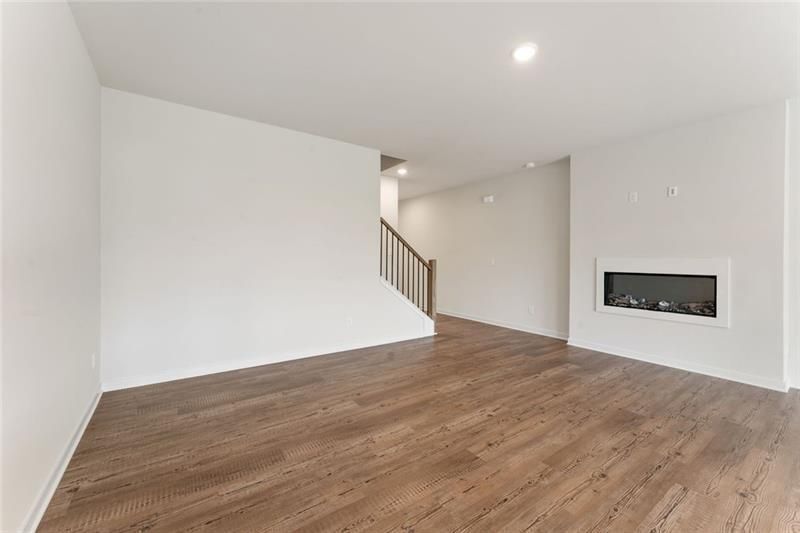 Building Photo - 1303 Farmers Loop