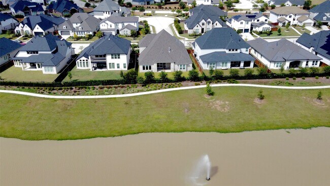 Building Photo - 6919 Shoreline Vw Dr