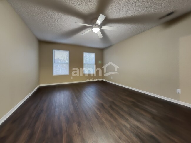 Building Photo - 10243 Cumberland Pointe Blvd