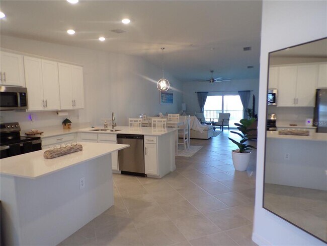 Building Photo - 14261 Heritage Landing Blvd
