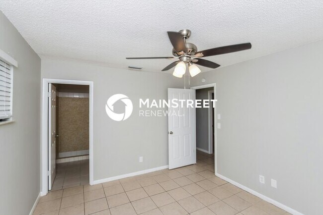 Building Photo - 3 Bedroom Pet-Friendly Home in VERO BEACH, FL with Main Street Renewal