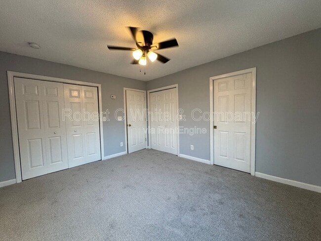 Building Photo - 94 Quiet Woods Rd