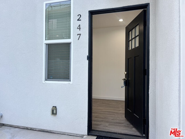 Building Photo - 247 S Catalina Ave