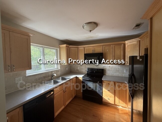 Building Photo - 103 Sue Ann Ct