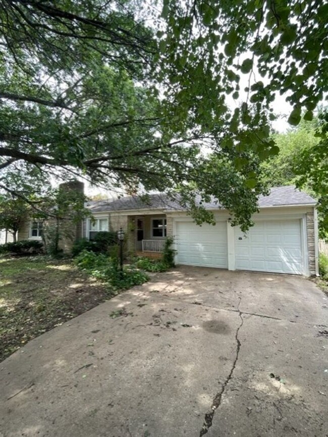 Building Photo - 3 Bed 2 Bath in Phelps Grove