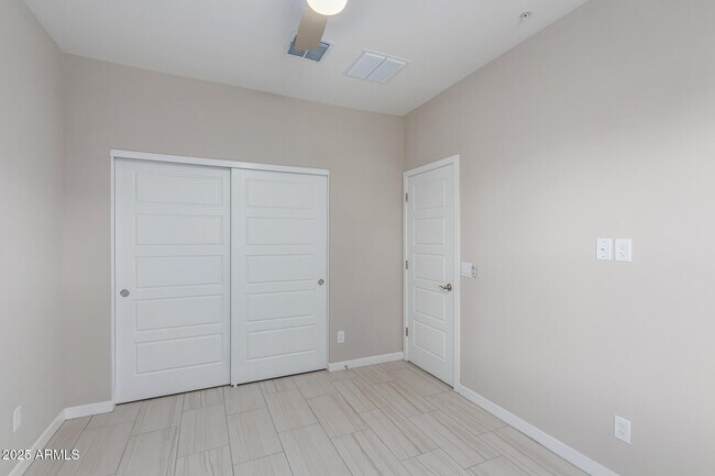 Building Photo - 2134 W Harmont Dr