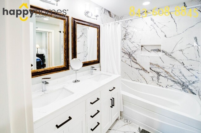 Building Photo - 2/2 Fully Furnished condo in The Meridian ...