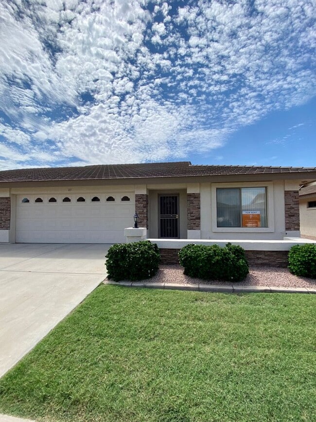 Primary Photo - 55+ Condo on Golf Course in Sunland Spring...