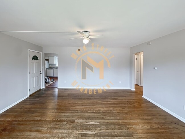 Building Photo - 800 S Sawyer St