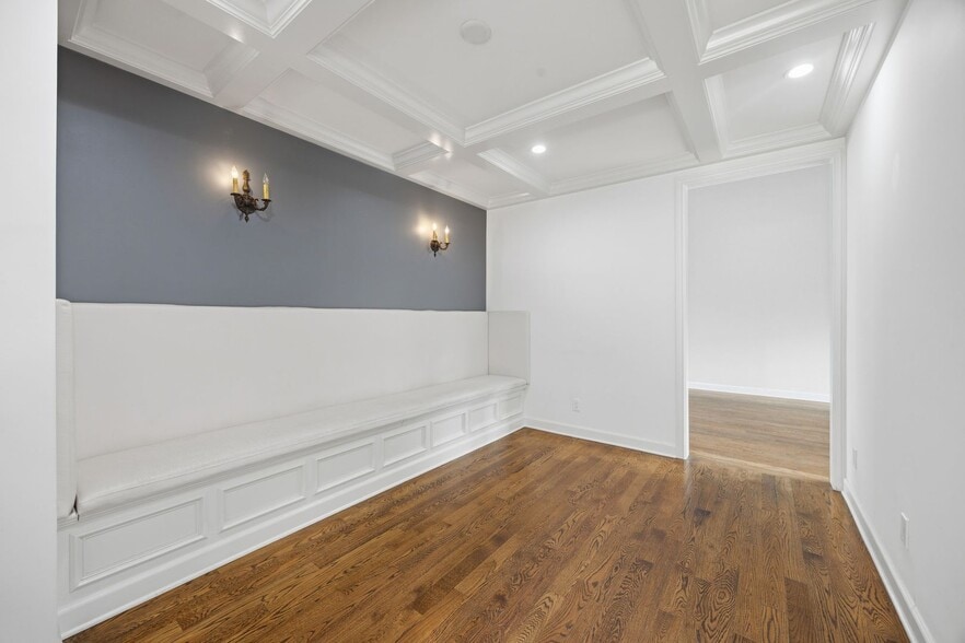 Building Photo - Beautiful Two-Story Burbank Home with Pool, Hardwood Floors & Guest House