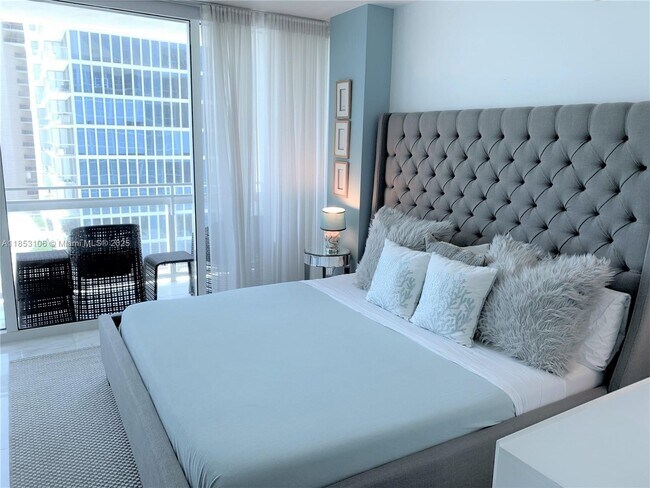 Building Photo - 6801 Collins Ave