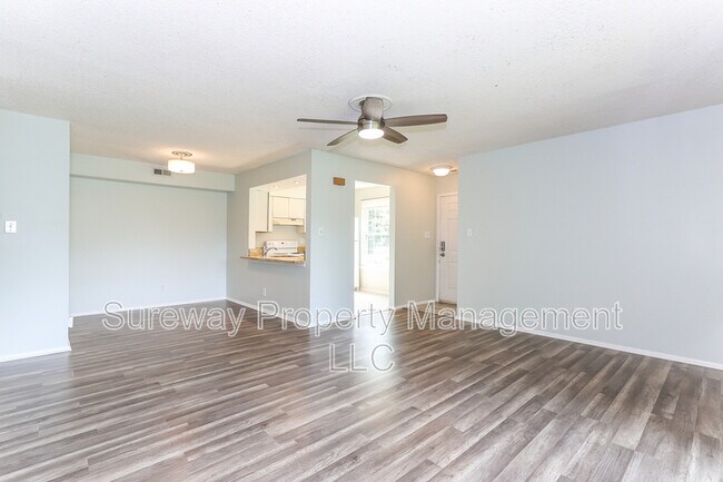Building Photo - 330A Willow Turn