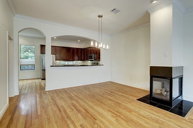 Building Photo - 1403 Rosedale St