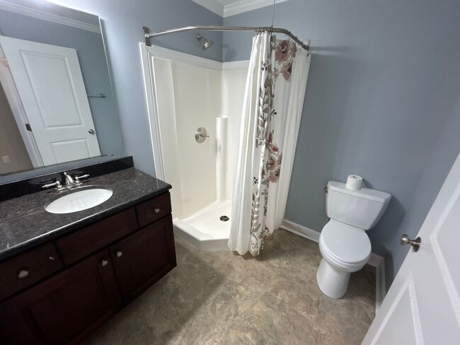 Building Photo - 4 Bedroom | 3 Bathroom Raleigh Home with F...