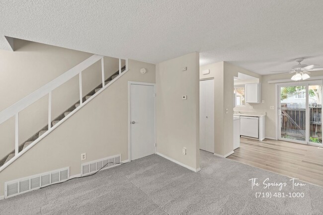 Building Photo - La Jolla 2BD Two-Story Townhome convenient...
