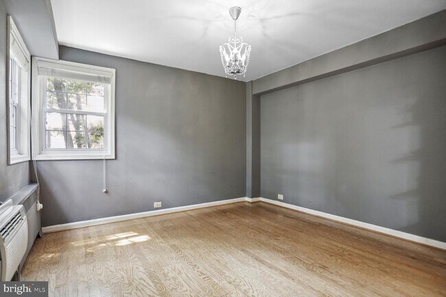 Building Photo - 209 N Trenton St