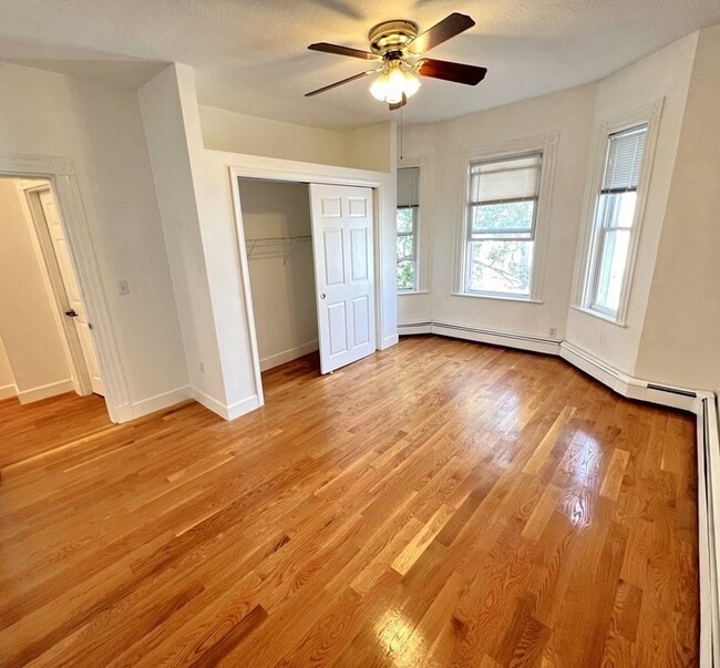 Building Photo - 28 Marney St