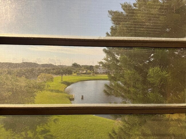 Building Photo - 4053 Hythe A