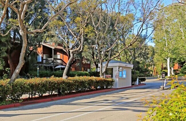 Attended gated entry - 4904 Maytime Ln