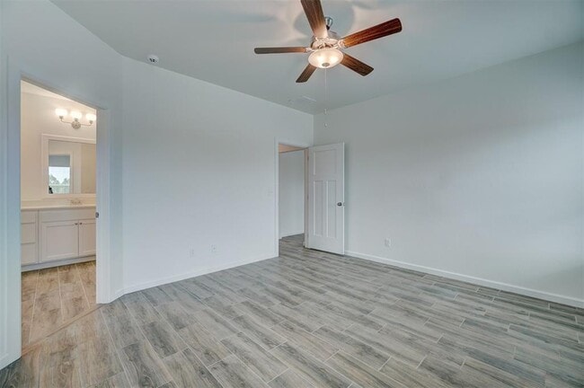 Building Photo - 528 NW 175th St