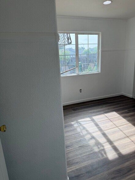 Building Photo - 2065 Colt Dr
