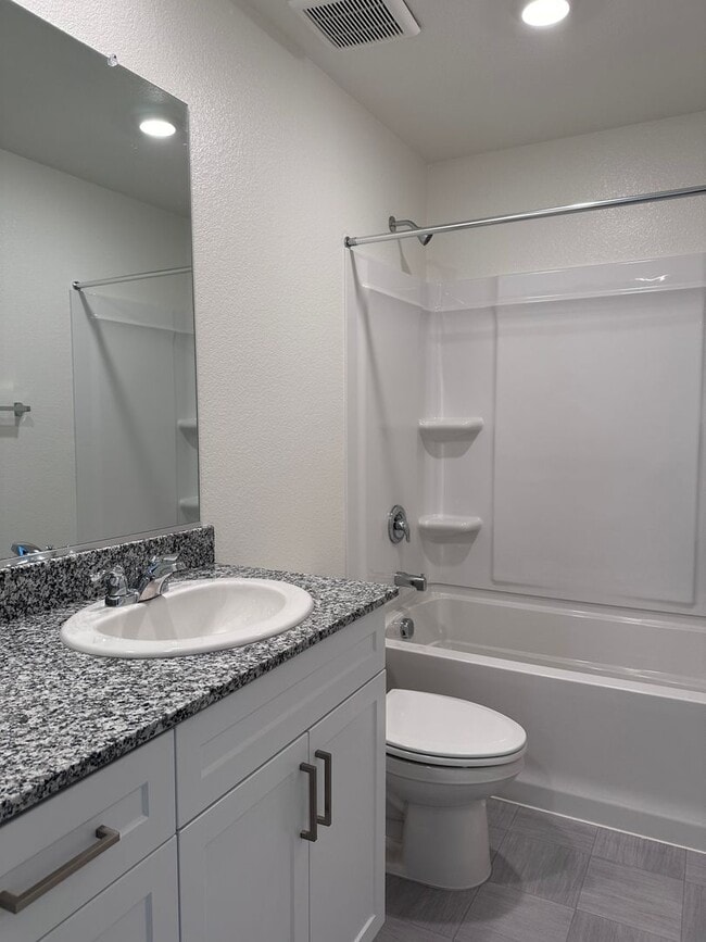 Building Photo - Beautiful 2024 Built 4/3 - New Subdivision!