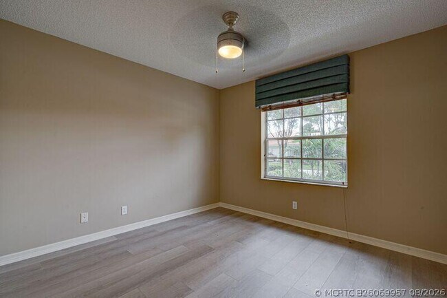 Building Photo - 6183 Floral Lakes Dr
