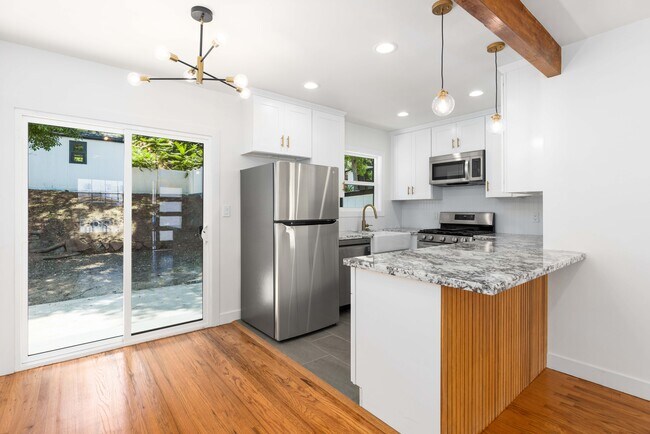 Building Photo - 1942 Chickasaw Ave