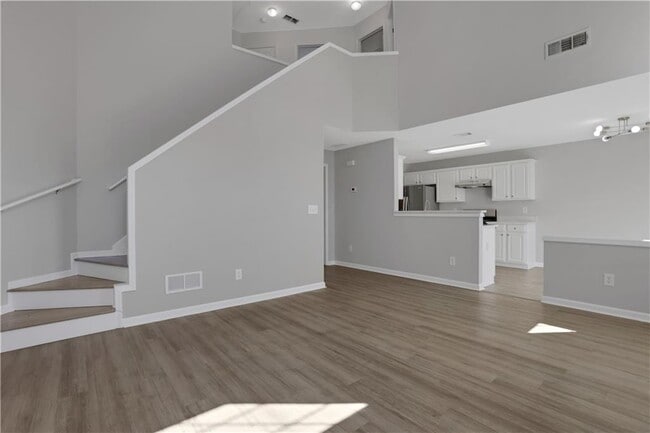 Building Photo - 617 Melilot Ln