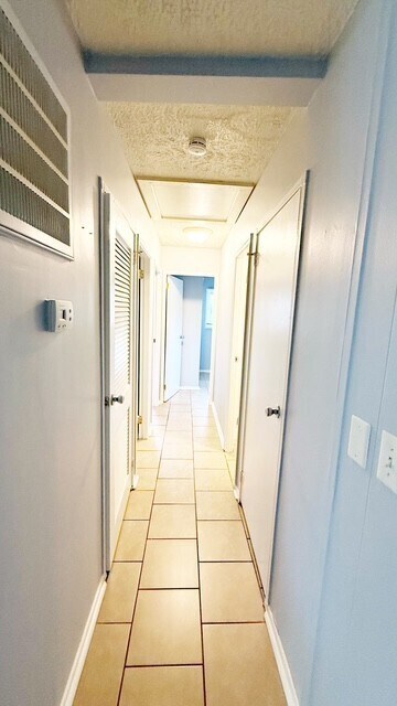 Building Photo - 2 Wales Ct