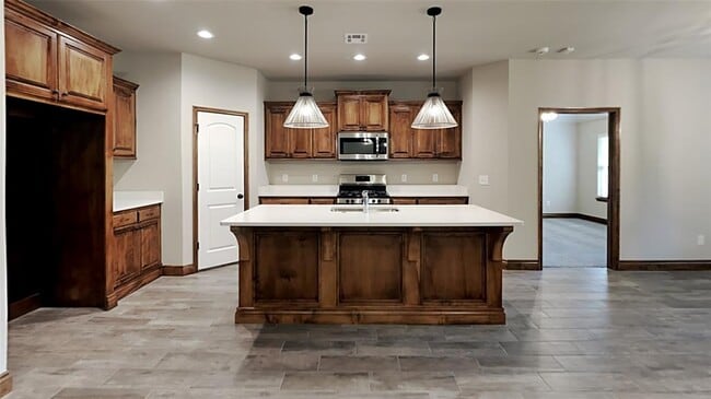 Building Photo - 7055 Richardson Ct