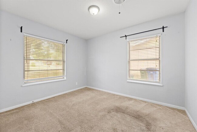 Building Photo - 103 W Croslin St